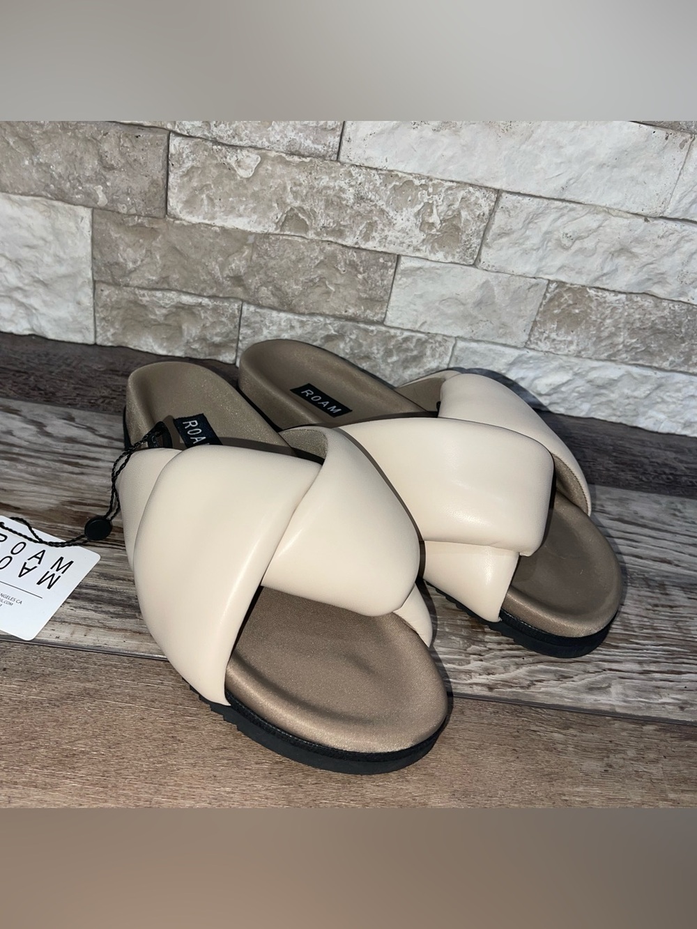 ROAM FOLDY PUFFY SANDALS CREAM VEGAN LEATHER SLIDES SIZE 7